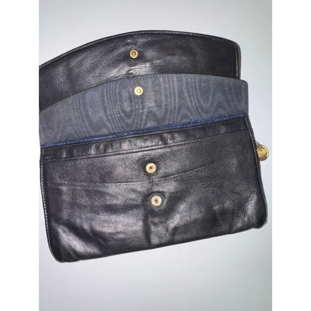 Vintage CHANEL CC Butter Soft Lamb Leather Navy Blue Leather Flap Wallet VTG